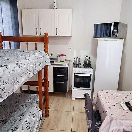 Kitnet S1 Em Torres-Rs - Na Mais Bela Praia Gaucha - Cozinha - Banheiro - Ar Condicionado - Tv E Wi-Fi - Estacionamento - Anfitria Superhost No Bnb Eksteriør billede