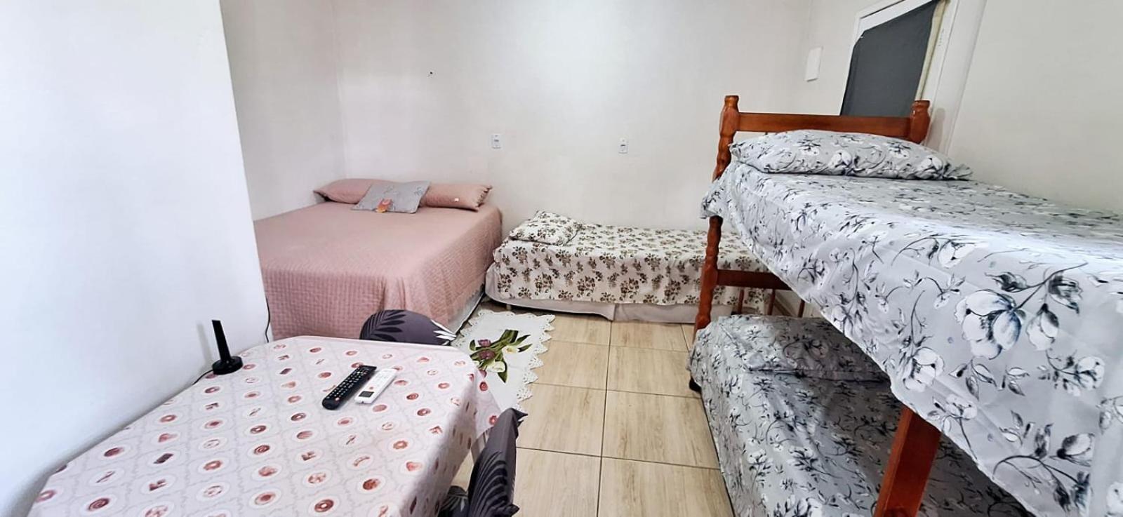 Kitnet S1 Em Torres-Rs - Na Mais Bela Praia Gaucha - Cozinha - Banheiro - Ar Condicionado - Tv E Wi-Fi - Estacionamento - Anfitria Superhost No Bnb Eksteriør billede