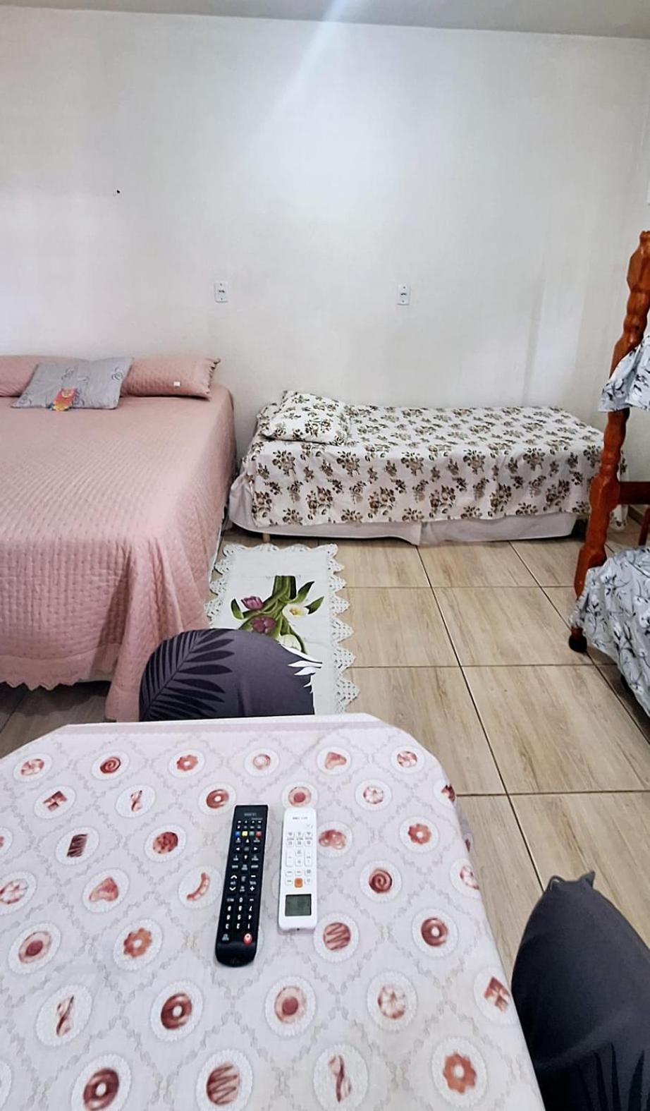 Kitnet S1 Em Torres-Rs - Na Mais Bela Praia Gaucha - Cozinha - Banheiro - Ar Condicionado - Tv E Wi-Fi - Estacionamento - Anfitria Superhost No Bnb Eksteriør billede