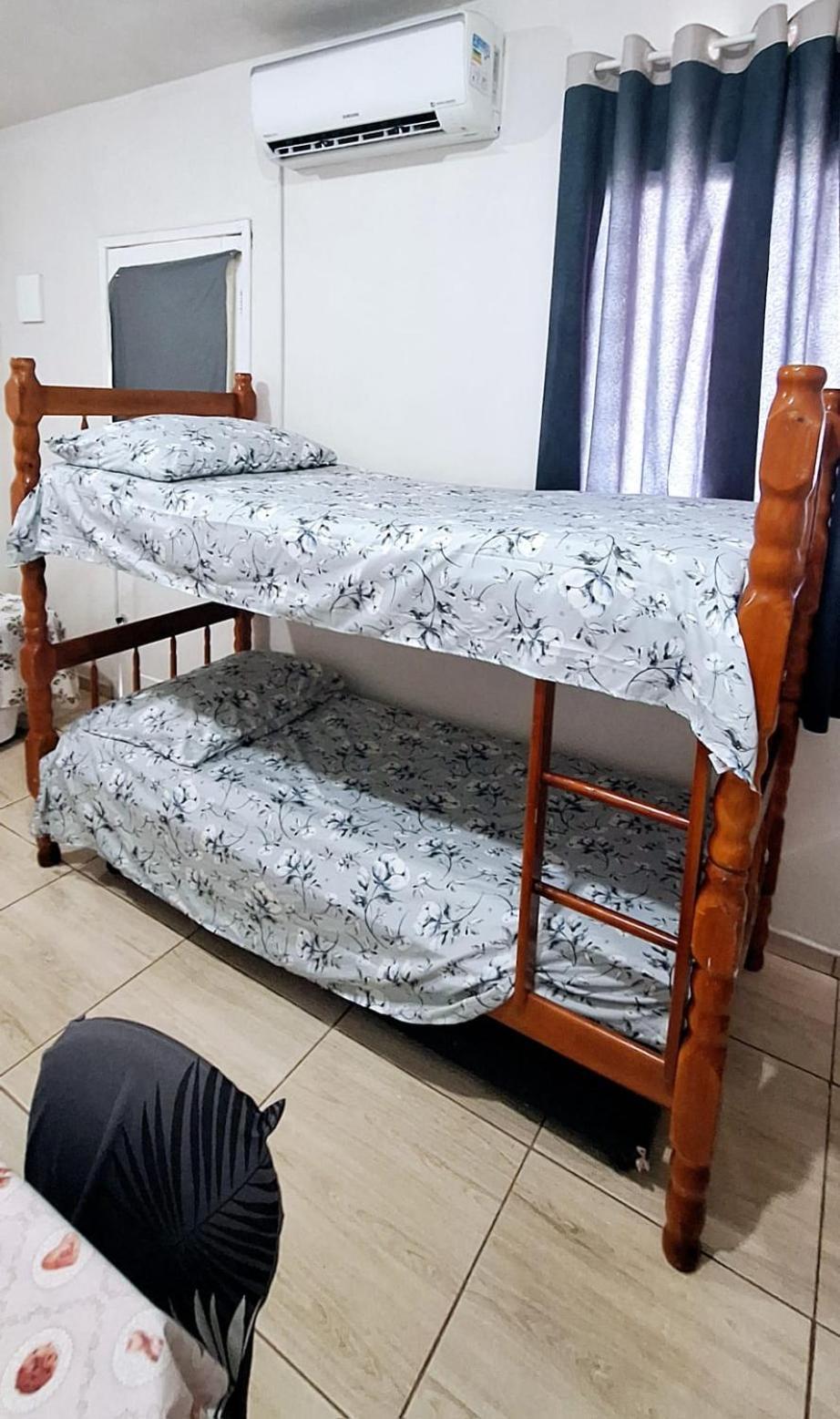 Kitnet S1 Em Torres-Rs - Na Mais Bela Praia Gaucha - Cozinha - Banheiro - Ar Condicionado - Tv E Wi-Fi - Estacionamento - Anfitria Superhost No Bnb Eksteriør billede